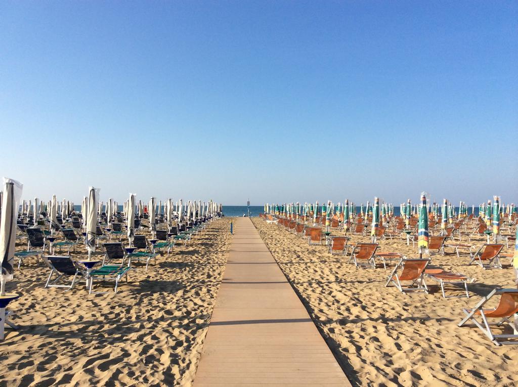 Appartamenti Nasse Bibione Exteriör bild